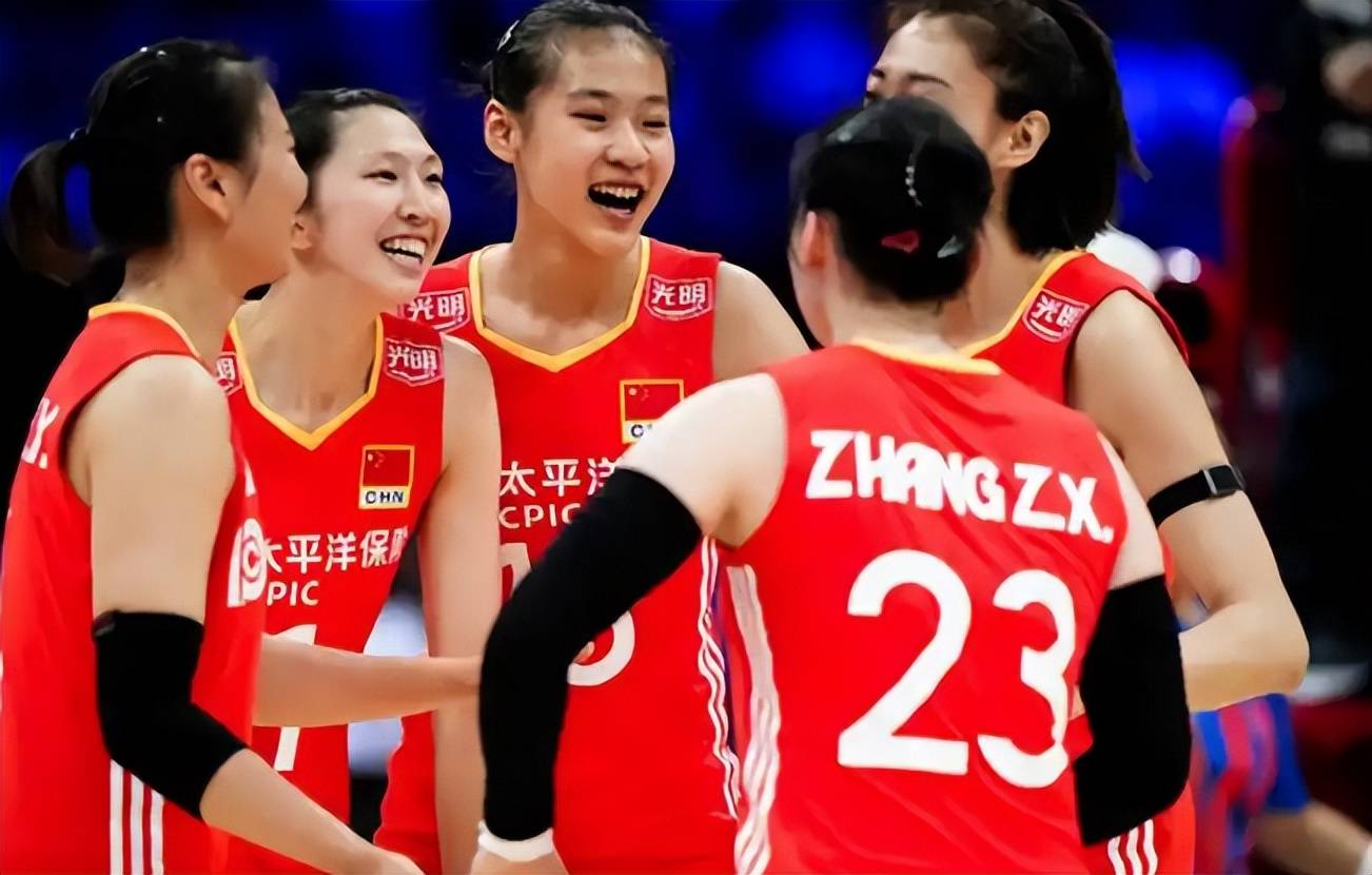 羽毛球队回归首秀大放异彩，中国女排主场球迷高呼名字
